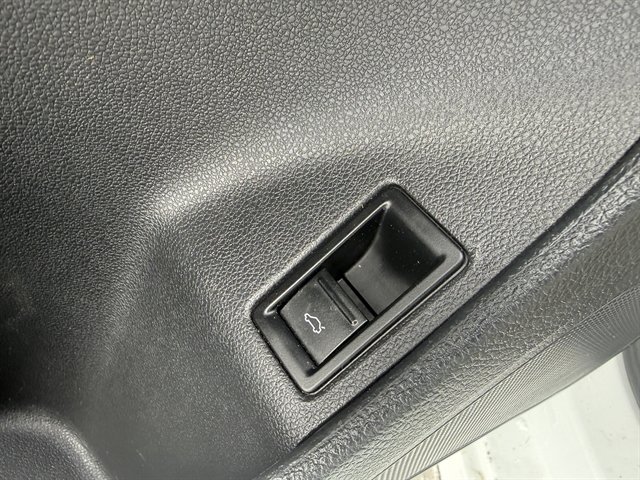 Used 2017 Volkswagen Jetta SE image 32