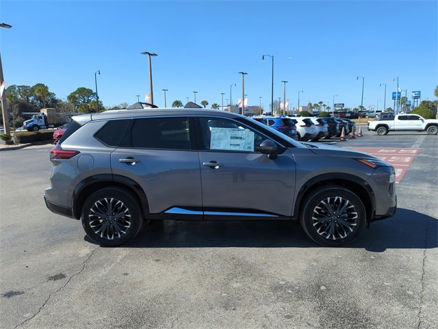 New 2026 Nissan Rogue Platinum image 3