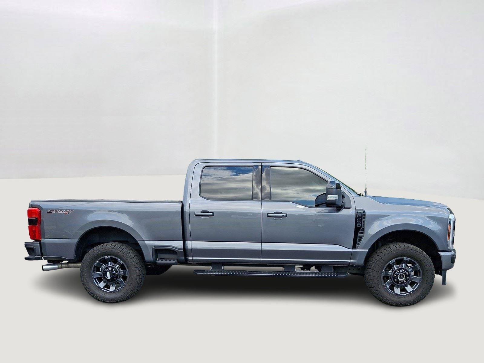 Used 2024 Ford F250 Lariat w/ Sport Appearance Package AWD/4WD image 8