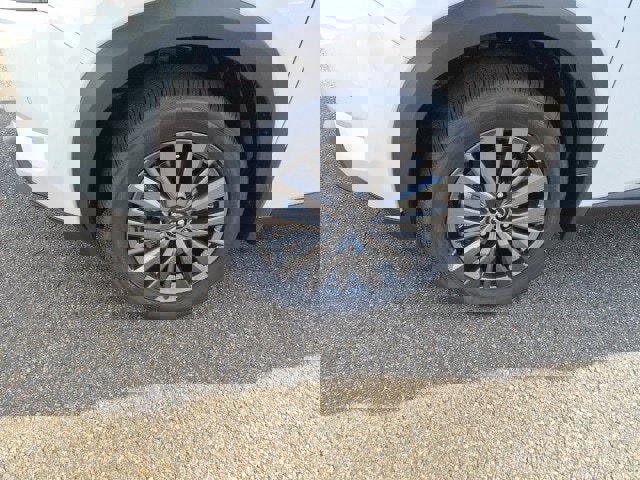 New 2025 Nissan Pathfinder SL image 6