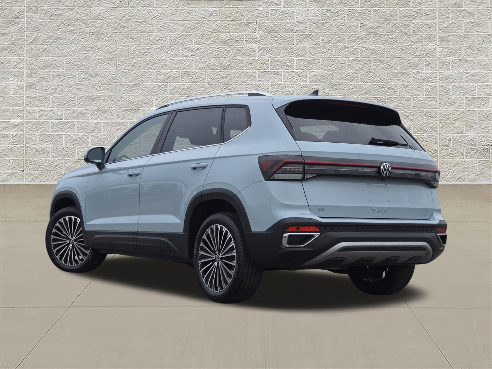 New 2027 Volkswagen Taos SE FWD image 5