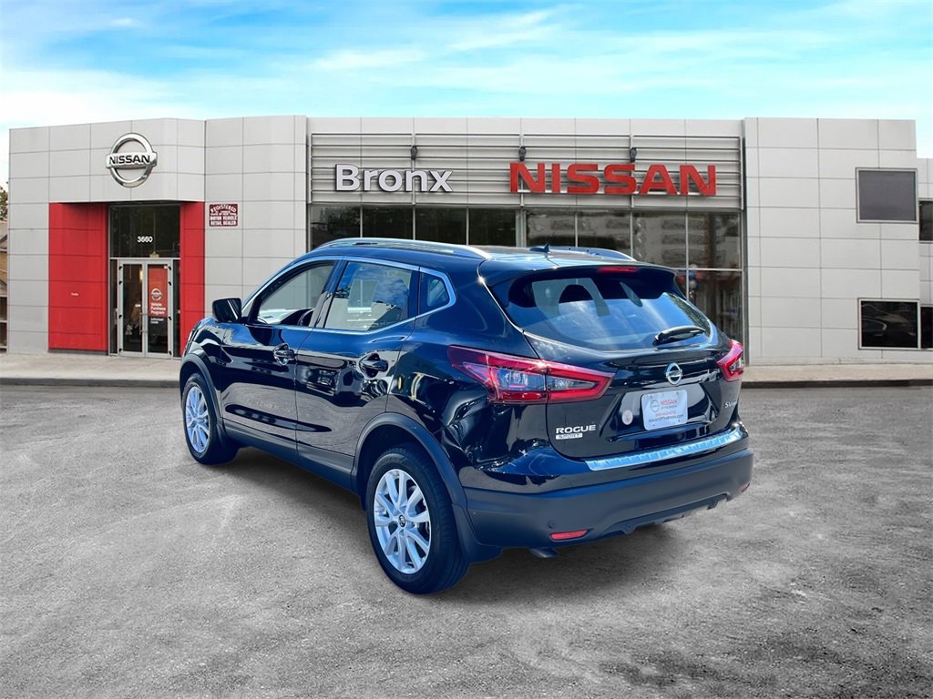 Used 2022 Nissan Rogue Sport SV w/ Technology Package image 5