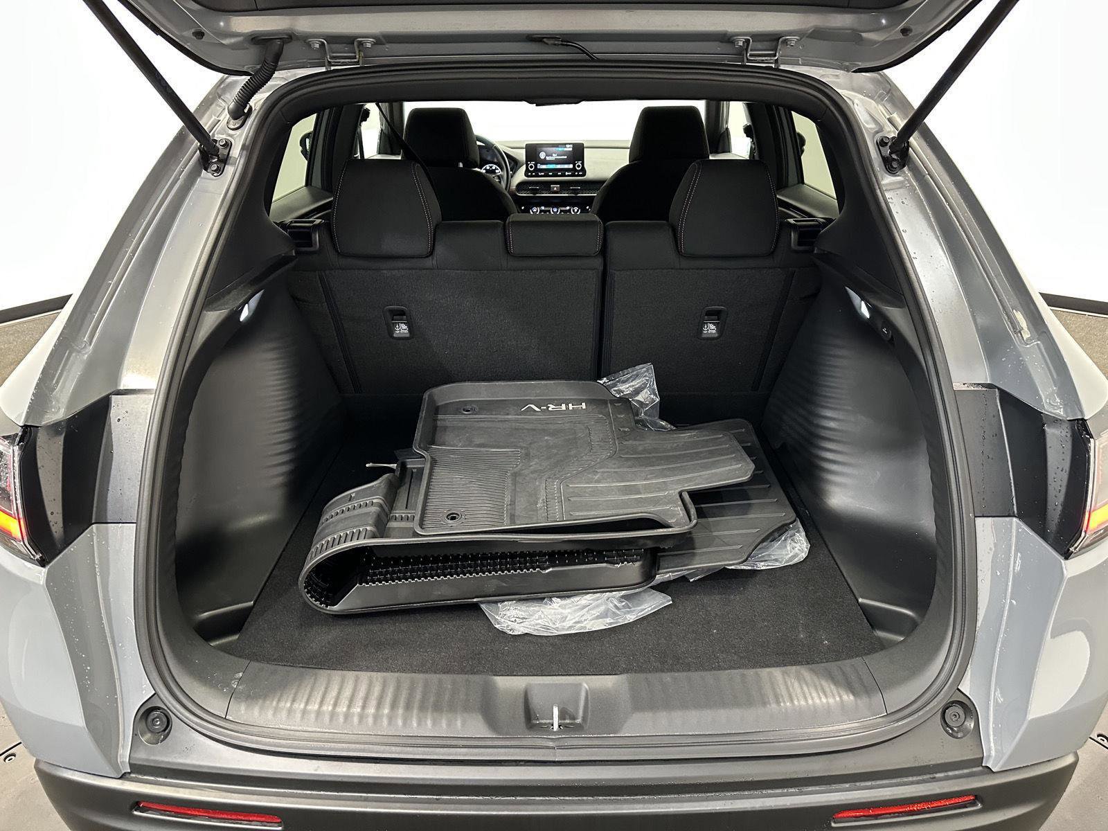 Certified 2025 Honda HR-V Sport image 25