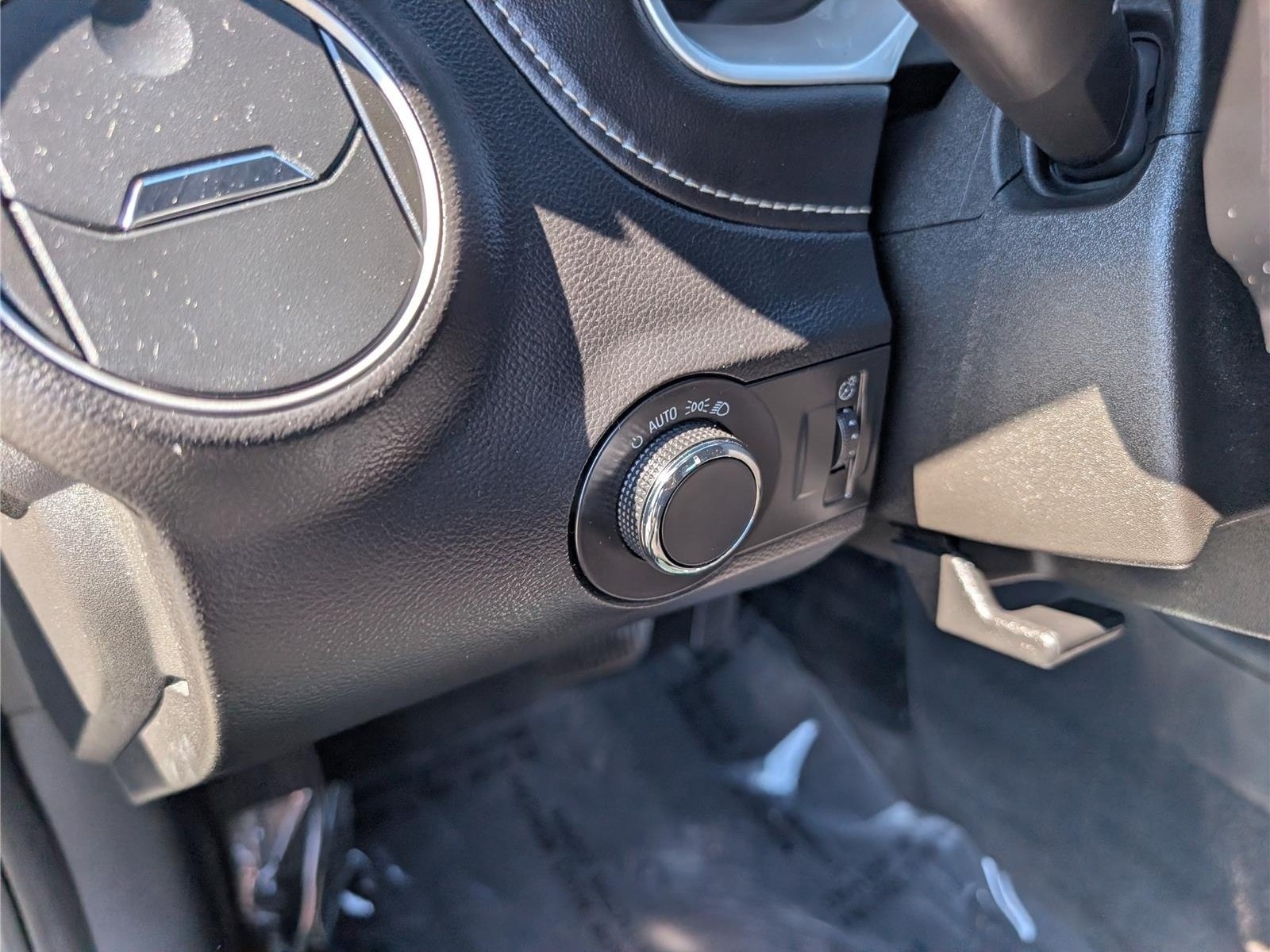 Used 2015 Chevrolet Camaro LS RWD image 17