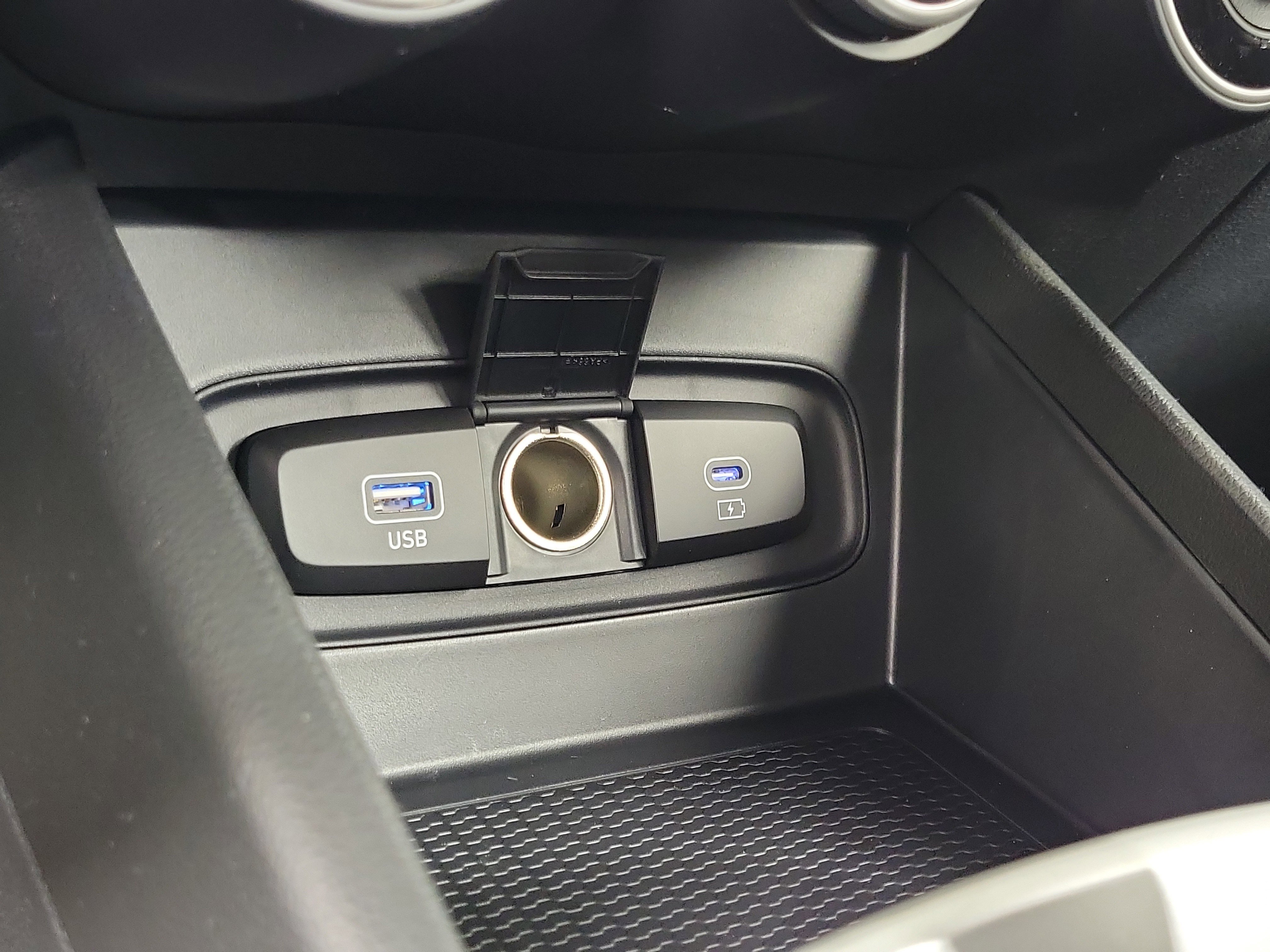 New 2026 Hyundai Venue SE image 18