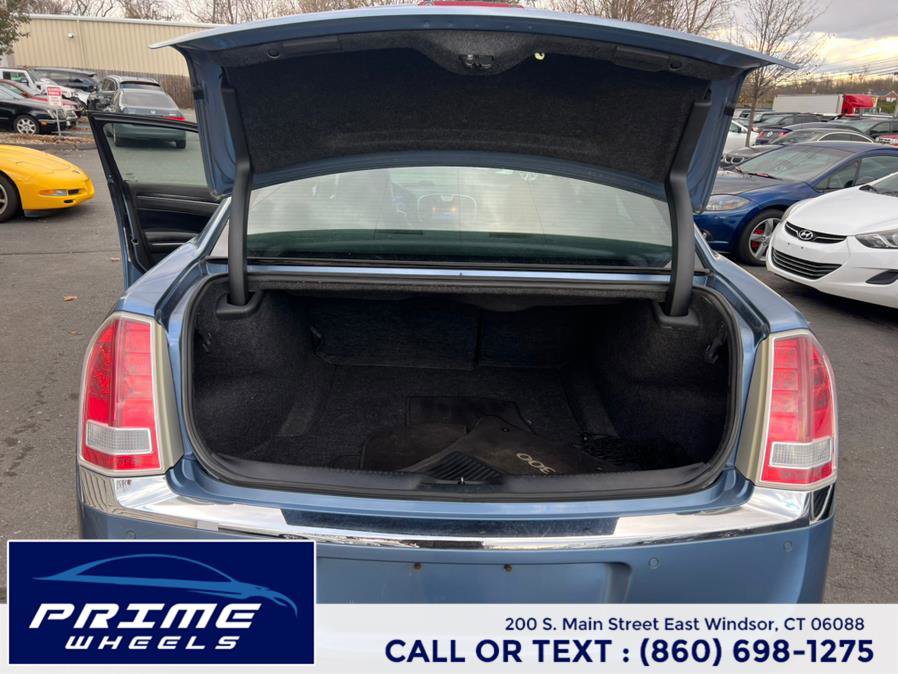 Used 2011 Chrysler 300 Limited image 10