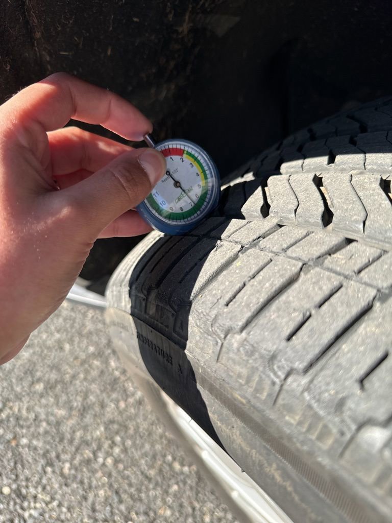 Used 2023 GMC Yukon SLT w/ SLT Premium Package image 17