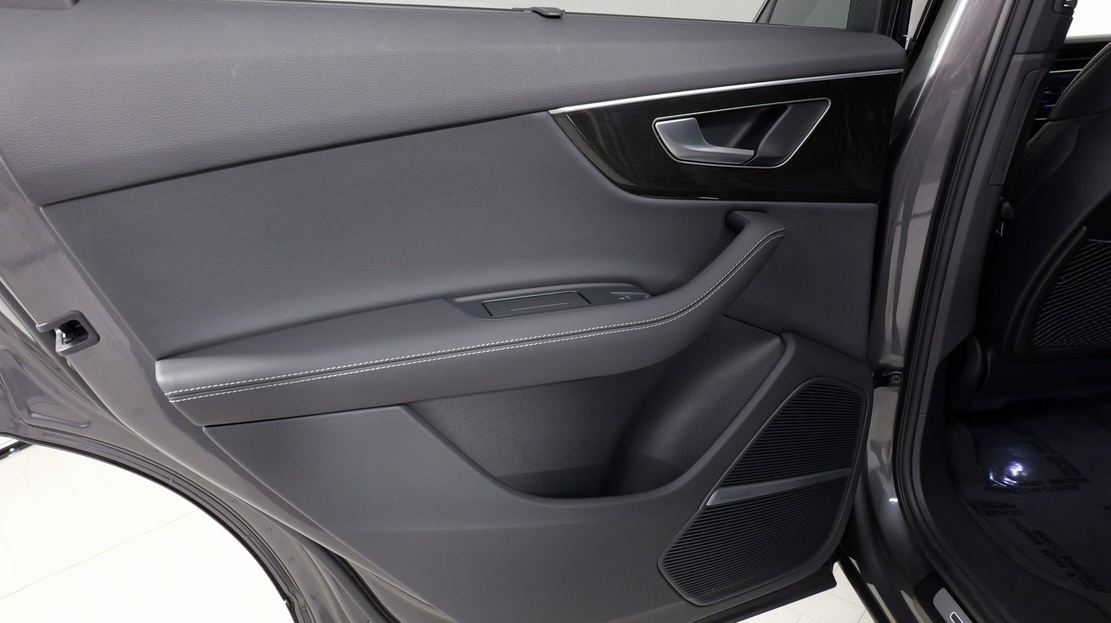 Used 2025 Audi Q7 3.0T Prestige w/ Prestige Package image 34