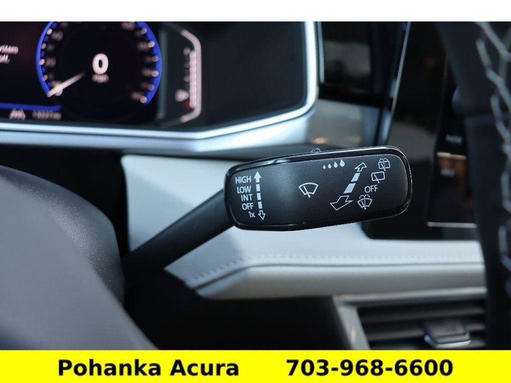 Used 2025 Volkswagen Taos SEL image 11