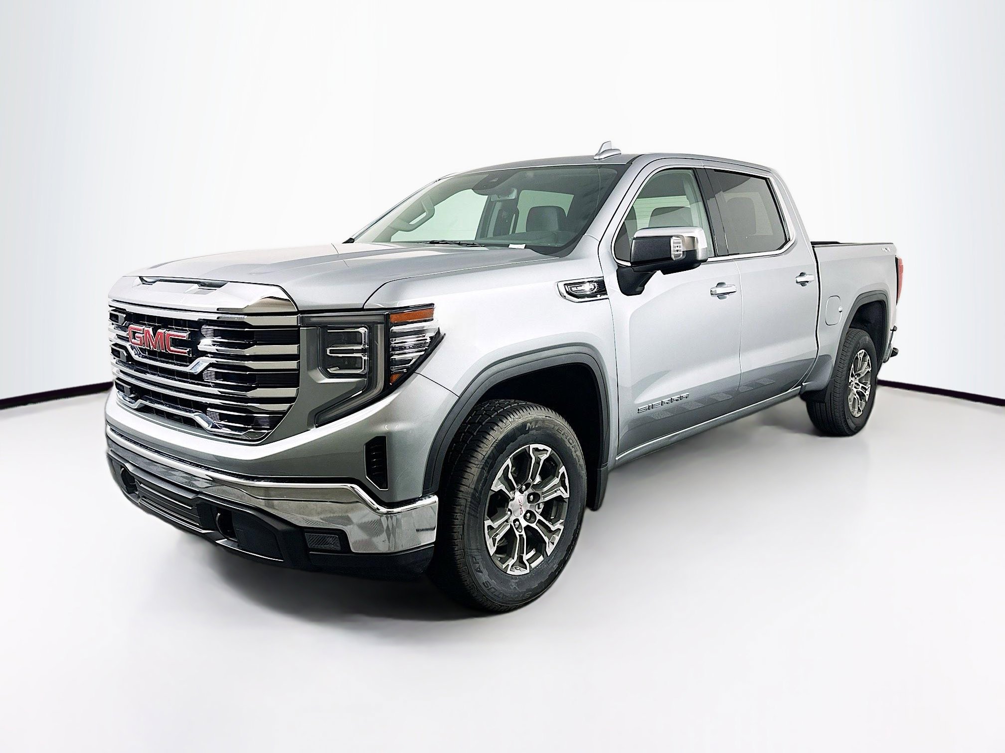 Used 2025 GMC Sierra 1500 SLT AWD/4WD image 3