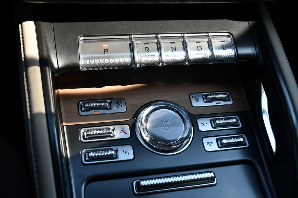 New 2025 Lincoln Nautilus Reserve w/ Jet Appearance Package image 31