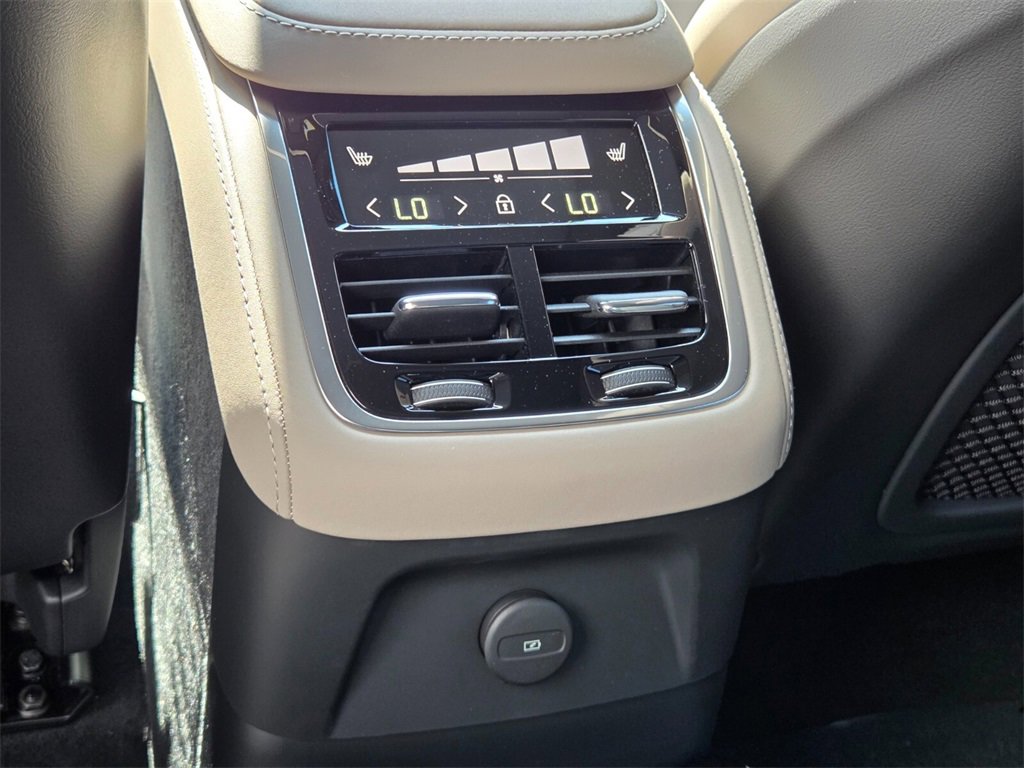 New 2026 Volvo XC90 T8 Plus image 13