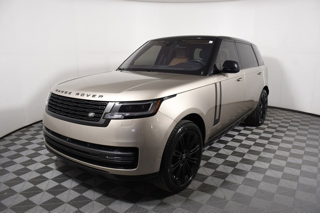 Used 2023 Land Rover Range Rover Long Wheelbase SE image 1