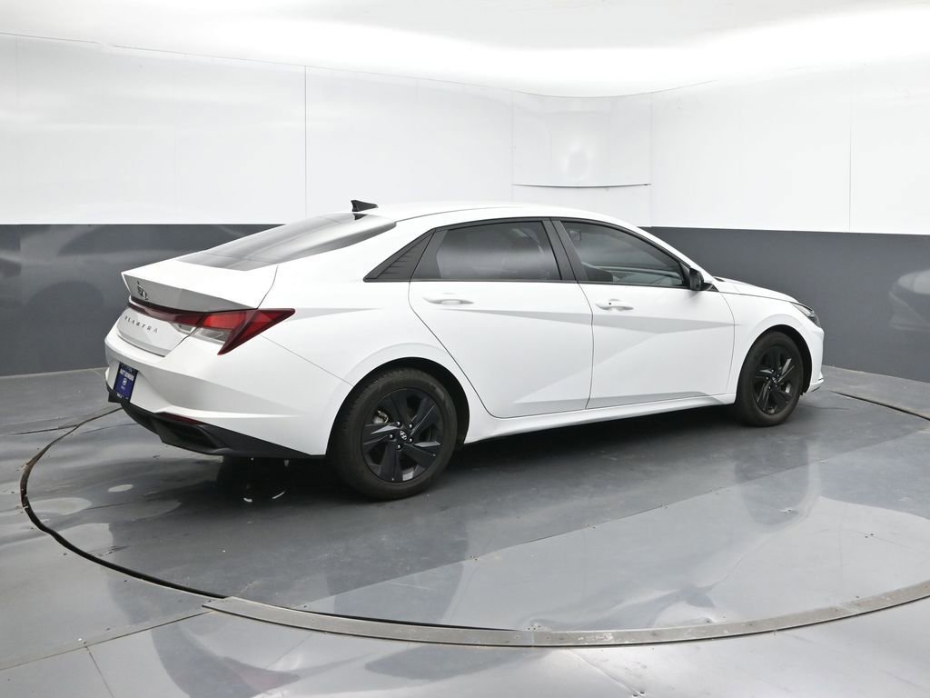 Used 2023 Hyundai Elantra SEL FWD image 5