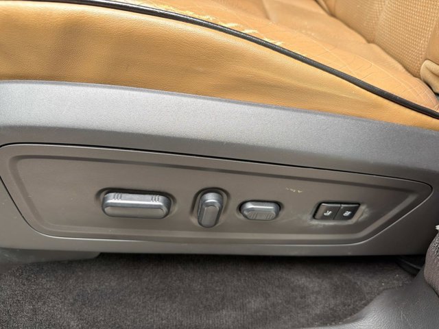 Used 2013 Lincoln Navigator L 4WD image 12