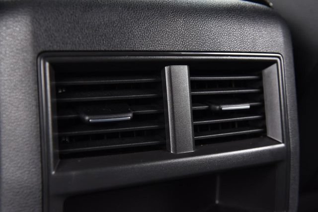 Certified 2023 Volkswagen Atlas Cross Sport SEL R-Line AWD/4WD image 23