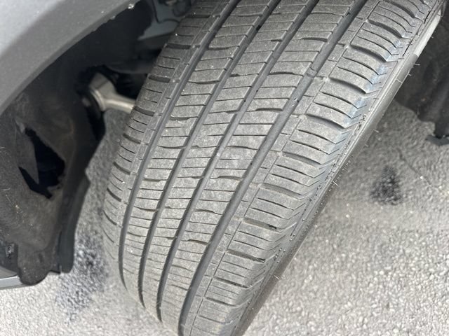 Used 2023 Ford Explorer Limited AWD/4WD image 36