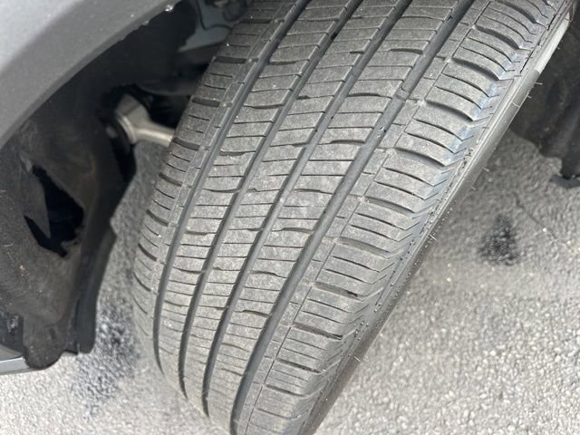 Used 2023 Ford Explorer Limited AWD/4WD image 36
