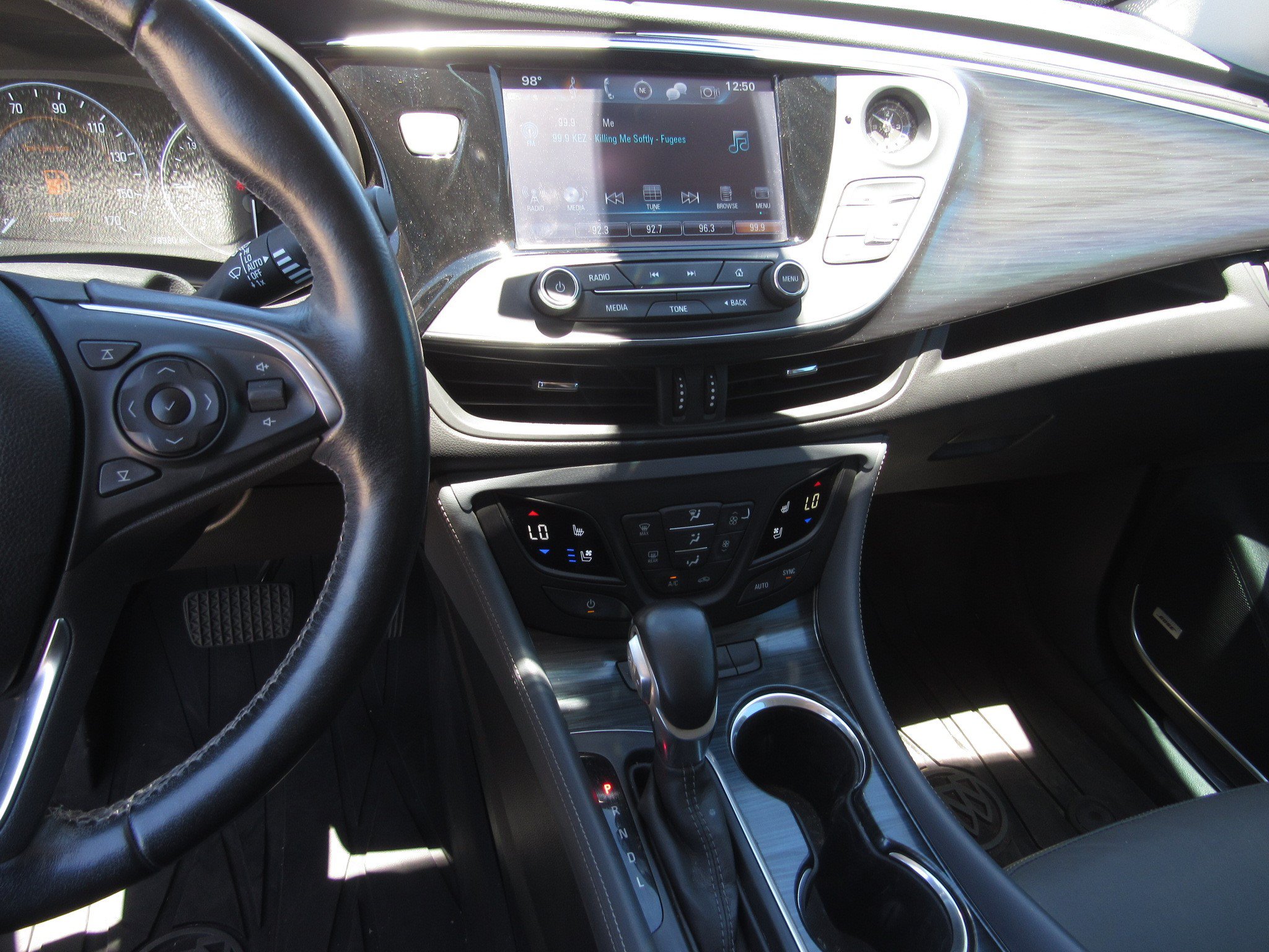 Used 2020 Buick Envision Premium w/ Driver Confidence Package AWD/4WD image 18