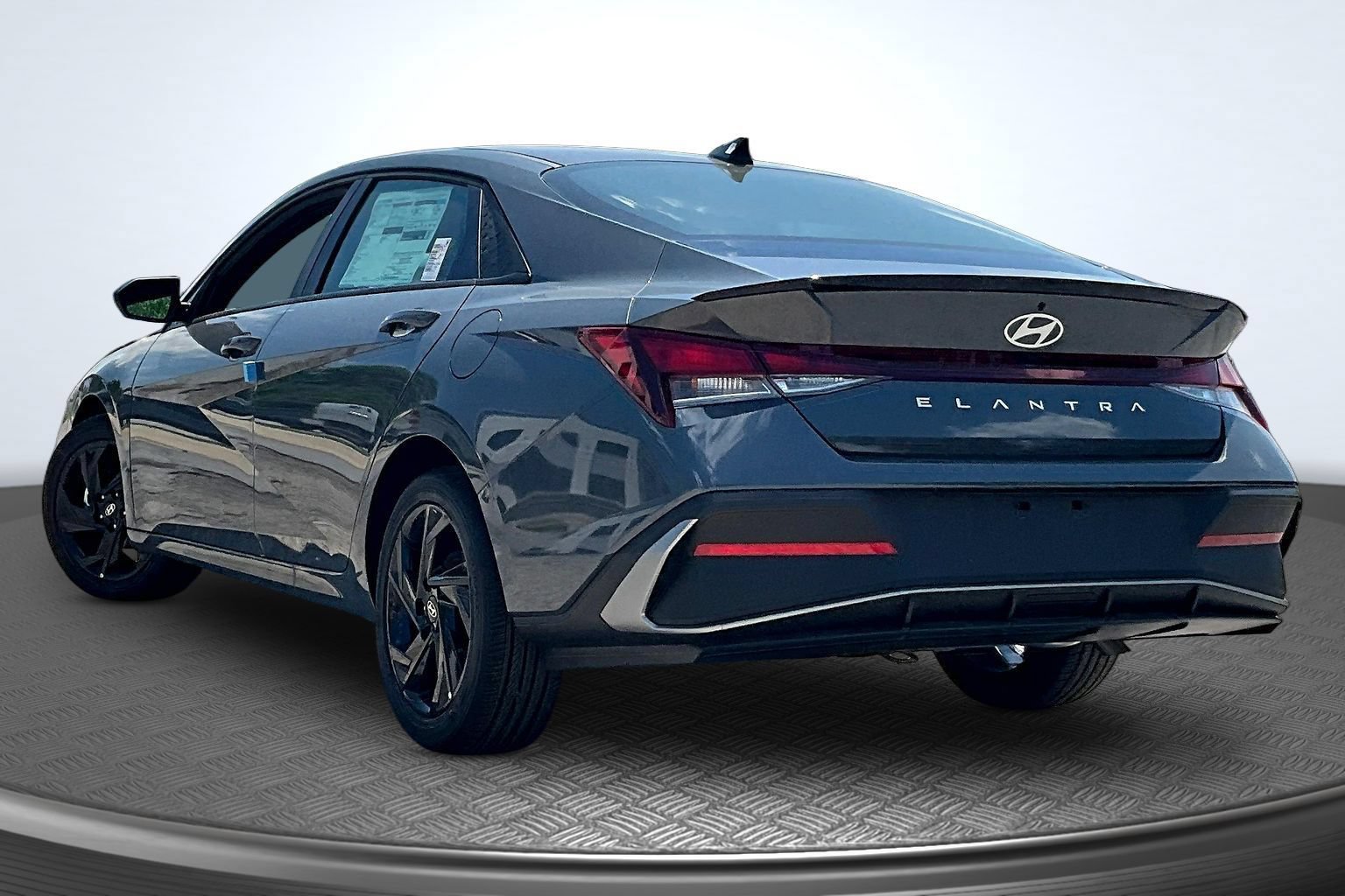 New 2026 Hyundai Elantra SEL Sport FWD image 3