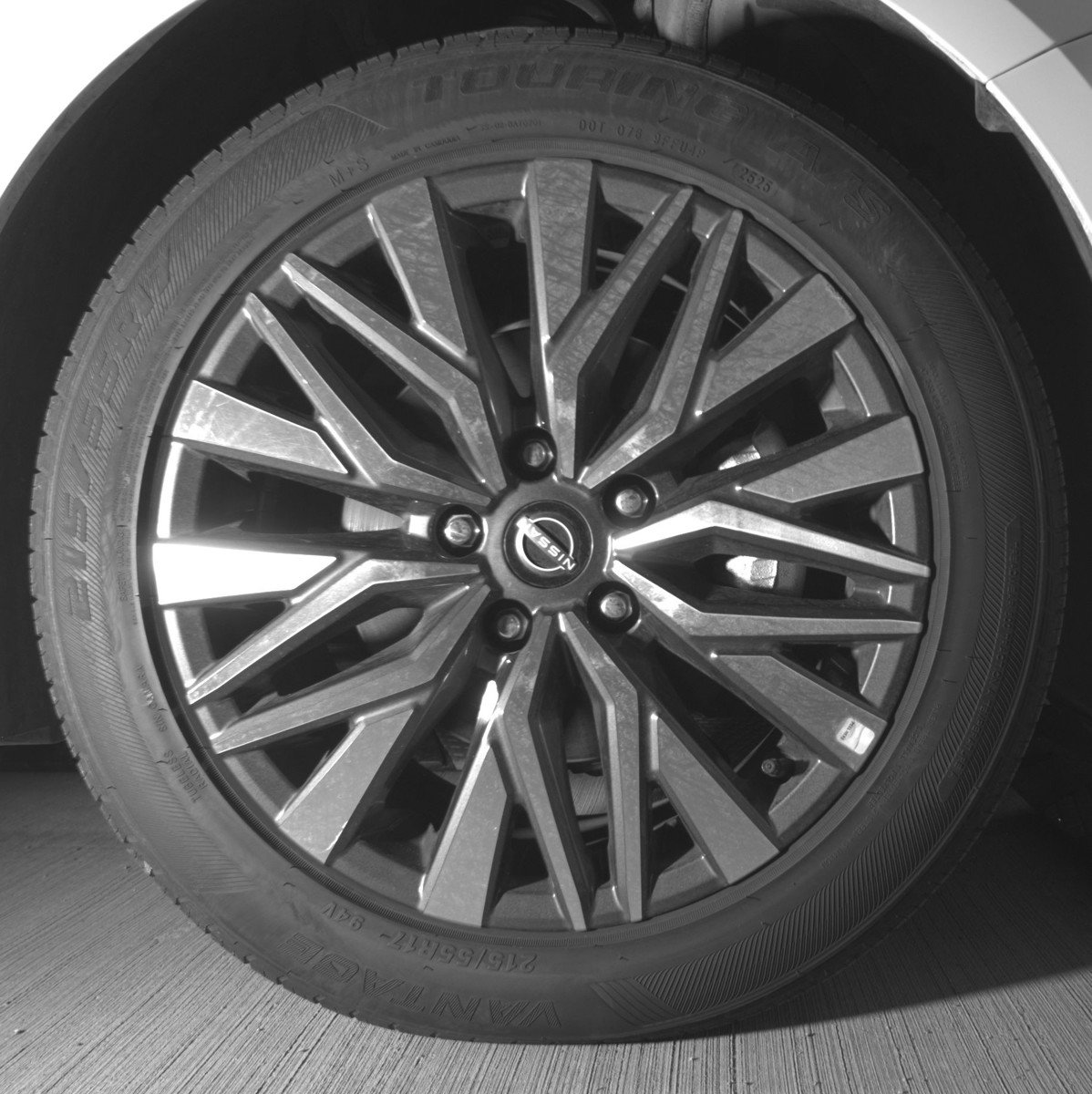 Used 2025 Nissan Altima 2.5 SV FWD image 13
