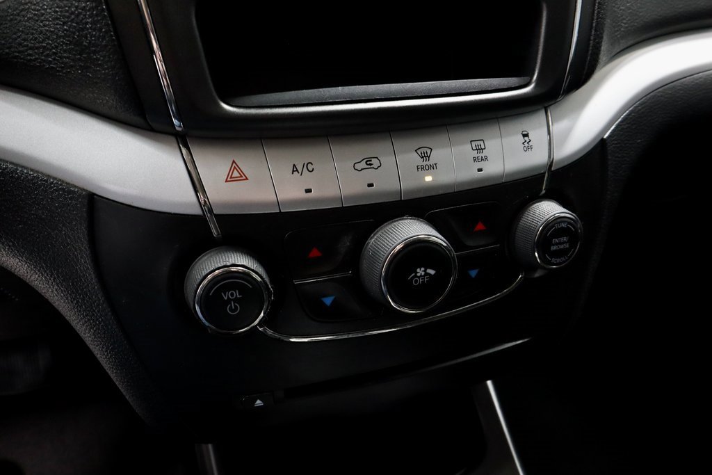 Used 2019 Dodge Journey SE image 31