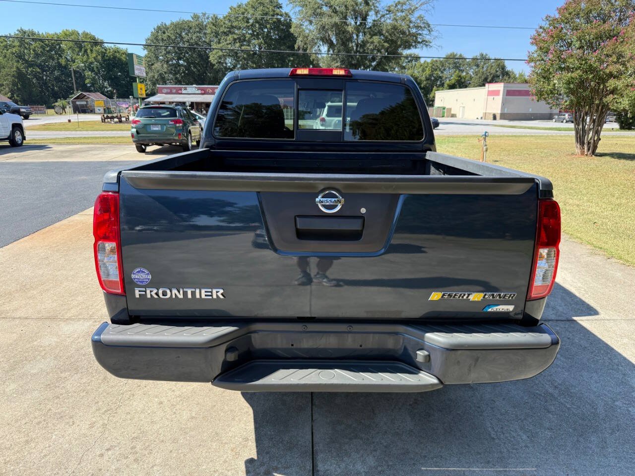 Used 2017 Nissan Frontier Desert Runner RWD image 3