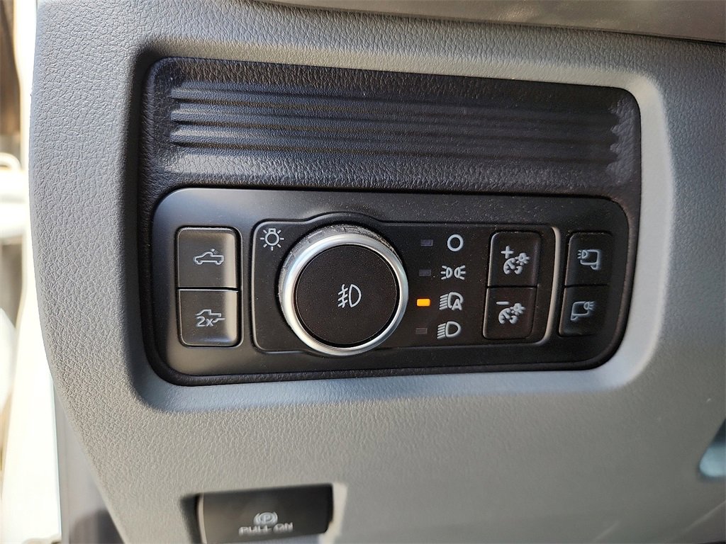 New 2025 Ford F250 XLT w/ Black Appearance Package image 16