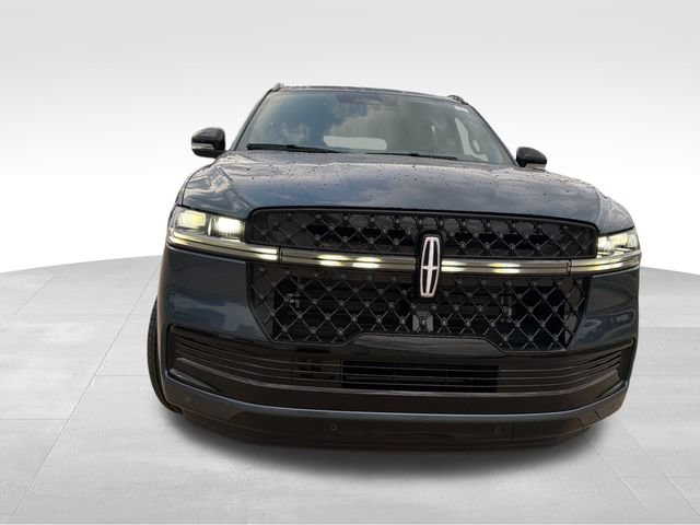 New 2027 Lincoln Navigator Reserve w/ Jet Appearance Package AWD/4WD image 13
