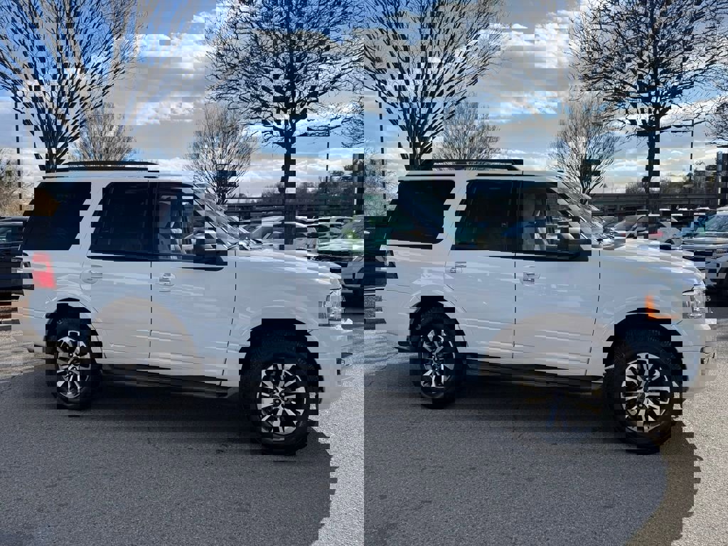 Used 2015 Ford Expedition XLT image 5