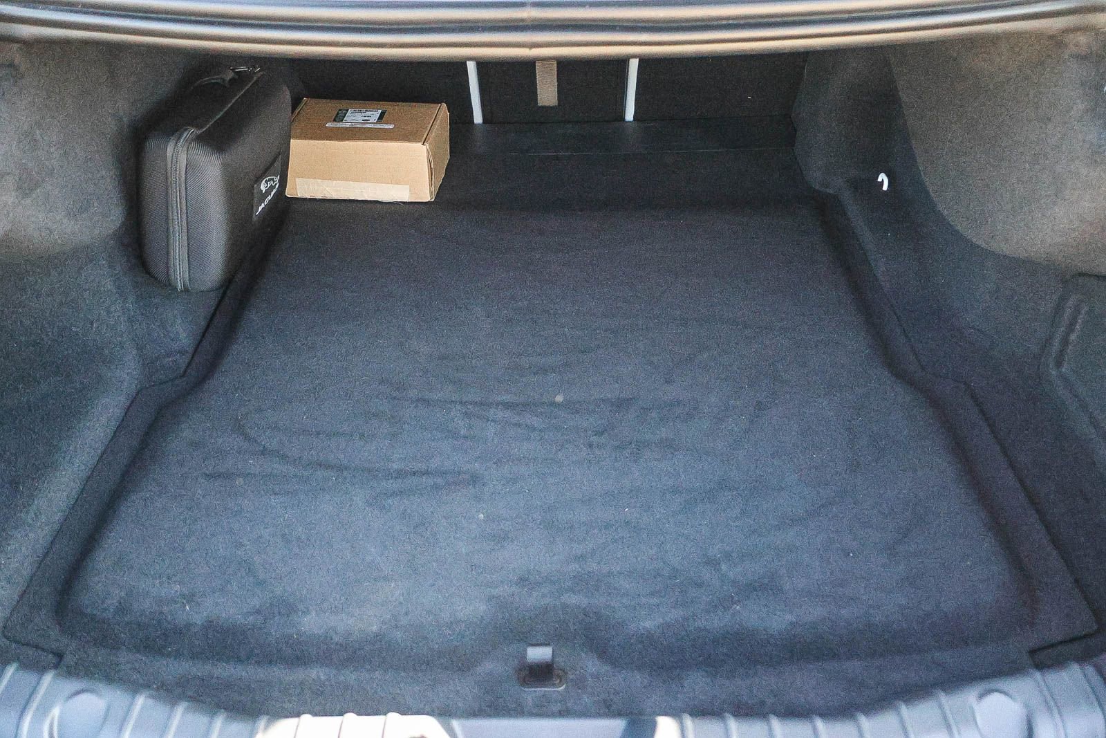 Used 2024 Jaguar XF R-Dynamic SE image 27