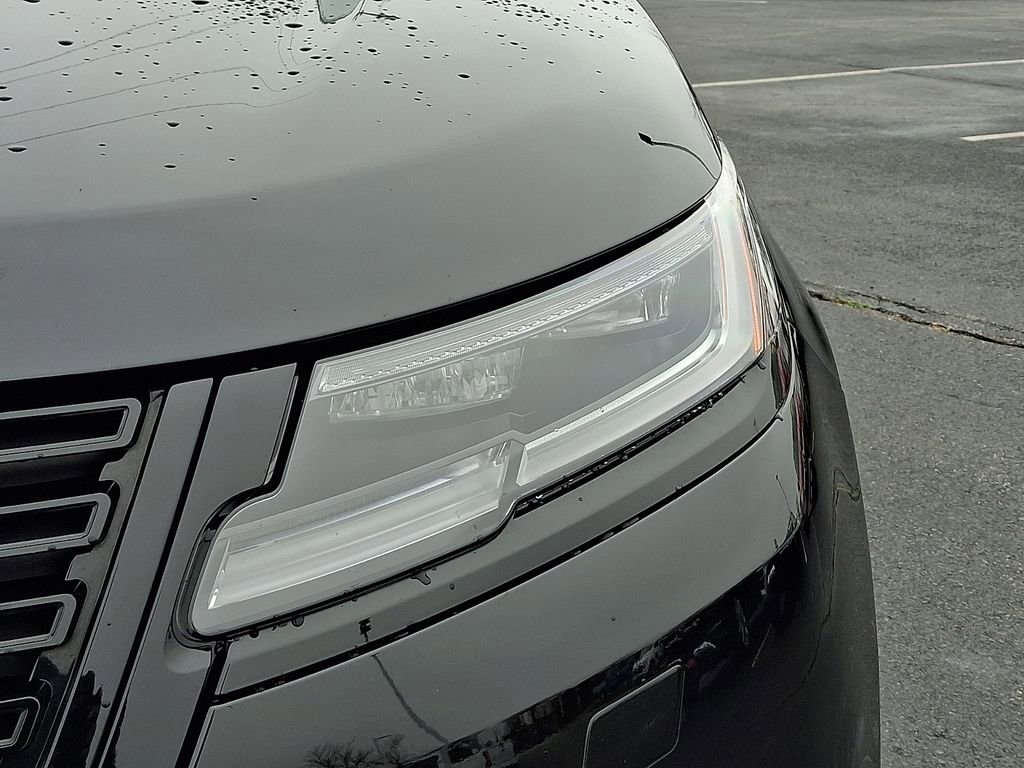 Used 2025 Land Rover Range Rover Velar Dynamic SE image 9