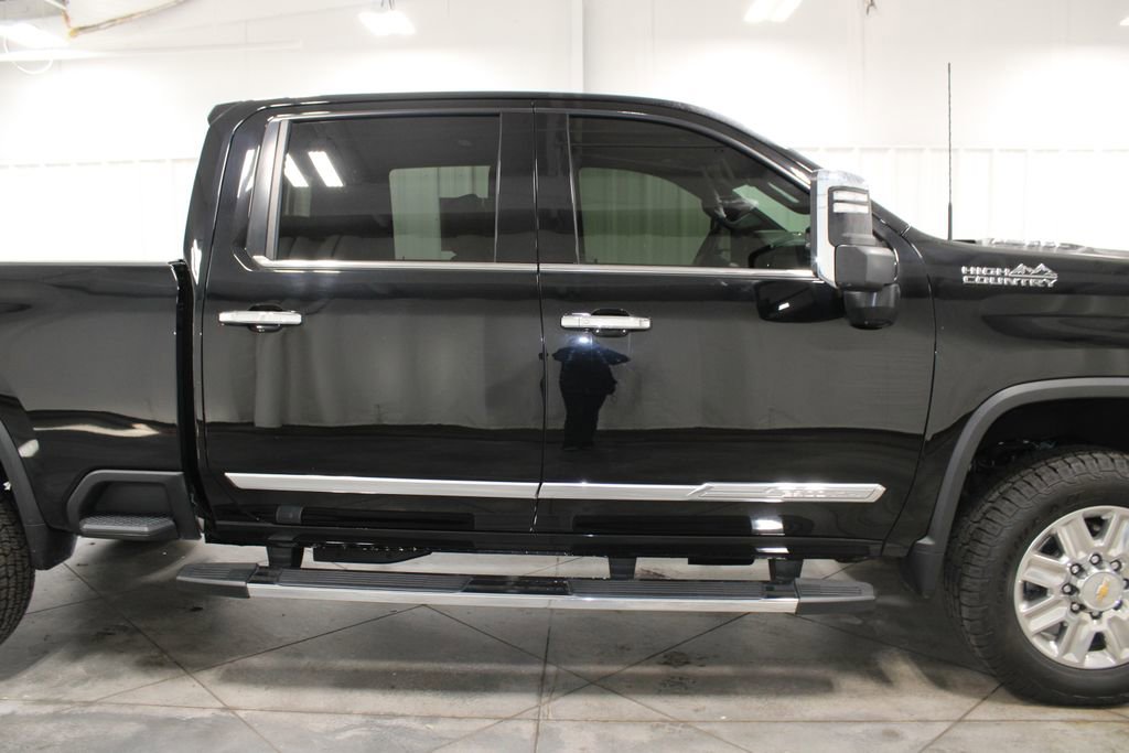 Used 2024 Chevrolet Silverado 2500 High Country image 10