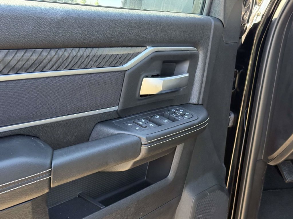 New 2026 RAM 3500 Big Horn AWD/4WD image 31