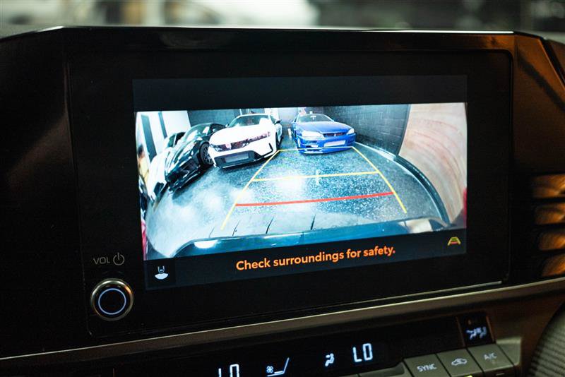 Used 2025 Toyota Camry SE FWD image 19