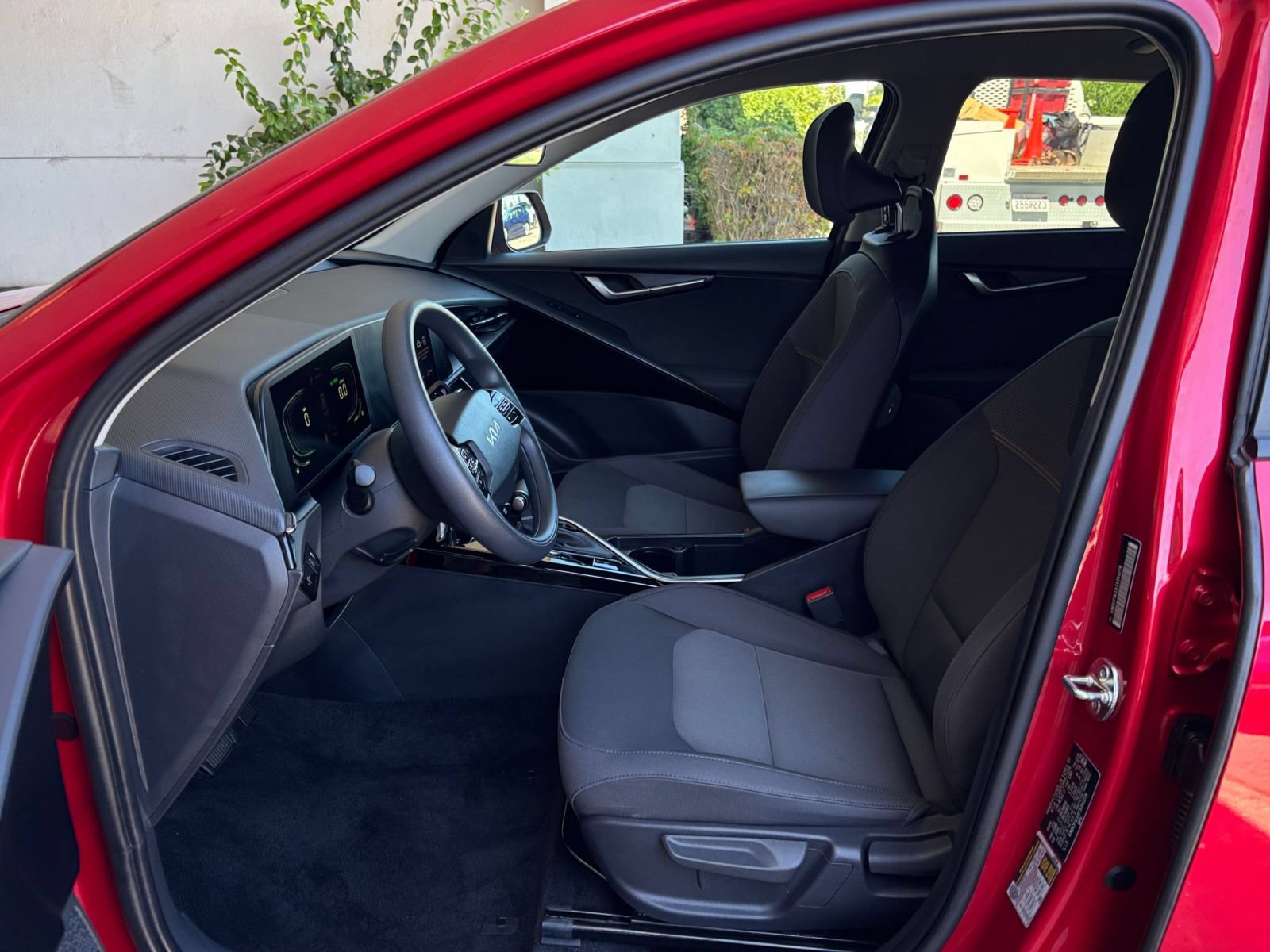 Used 2026 Kia Niro LX FWD image 24