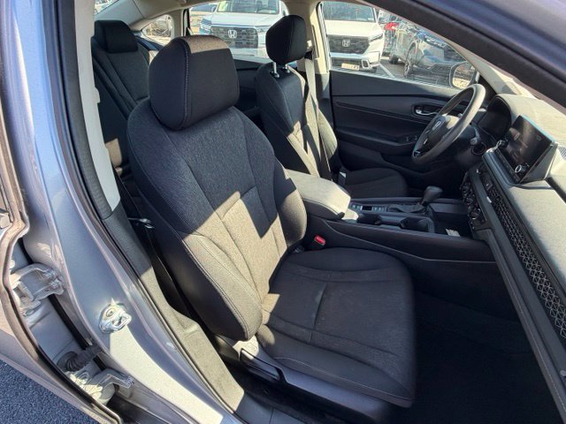 Used 2023 Honda Accord EX image 17