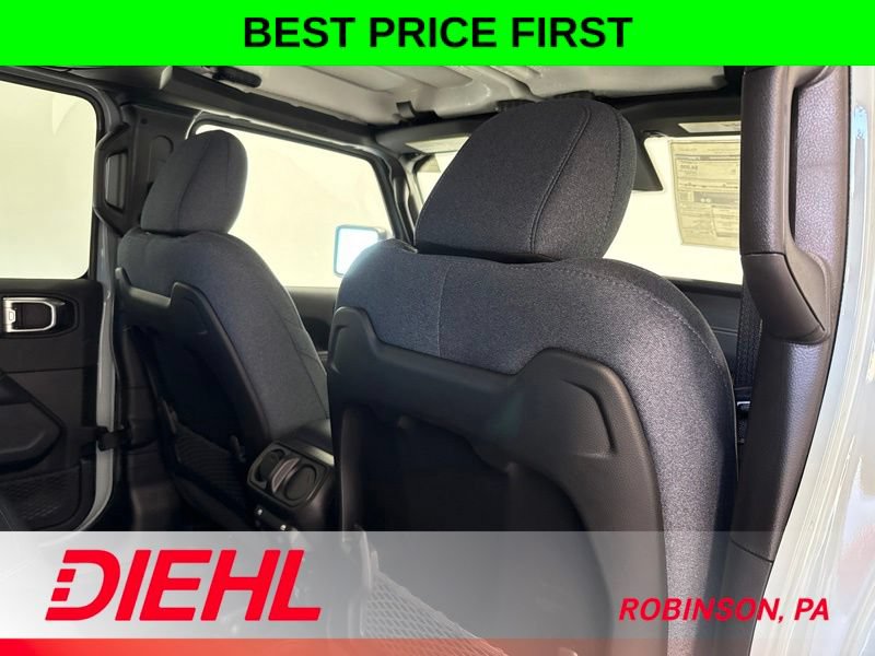 New 2026 Jeep Wrangler Unlimited Sahara AWD/4WD image 12