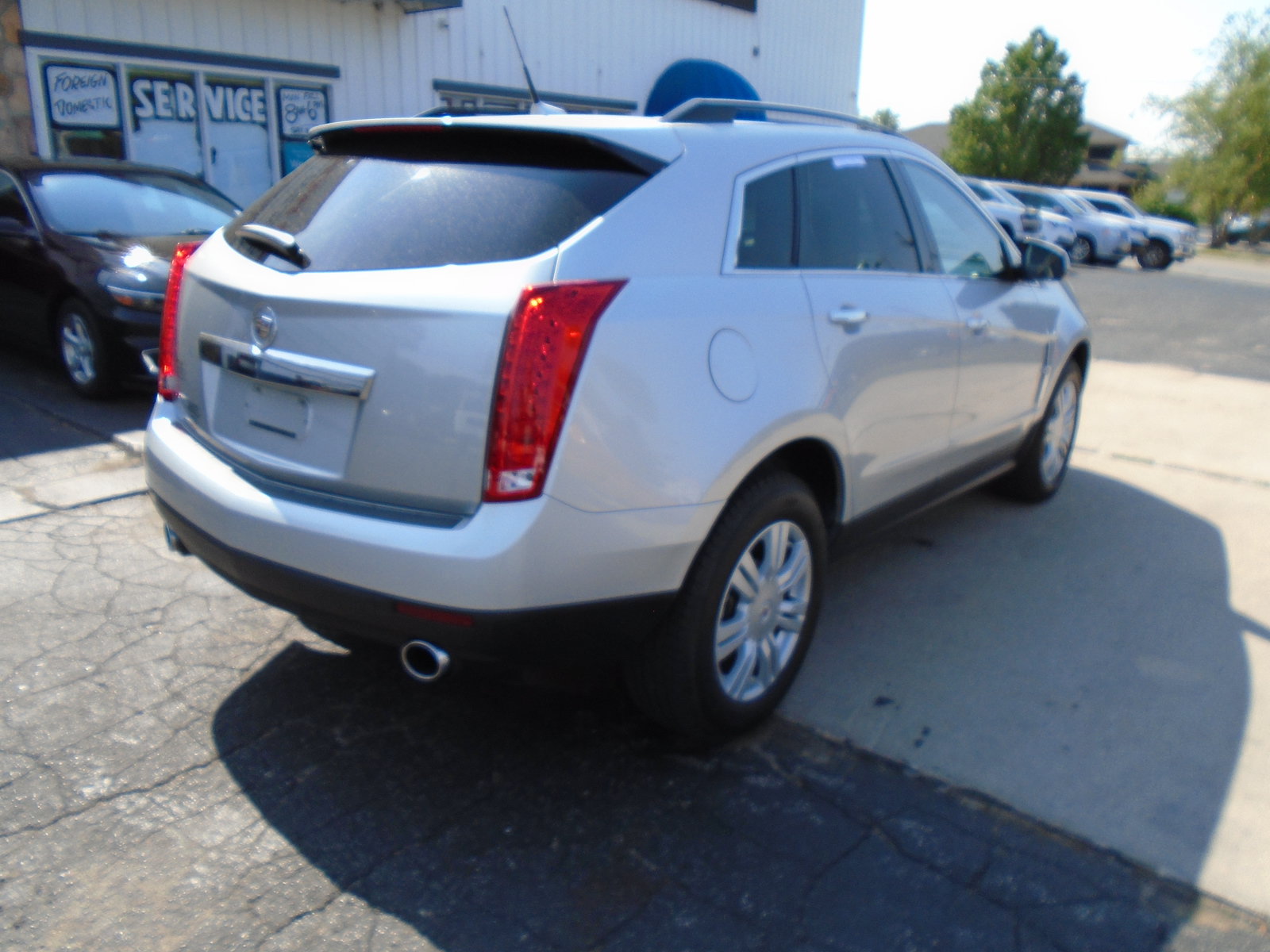 Used 2011 Cadillac SRX 2WD image 2