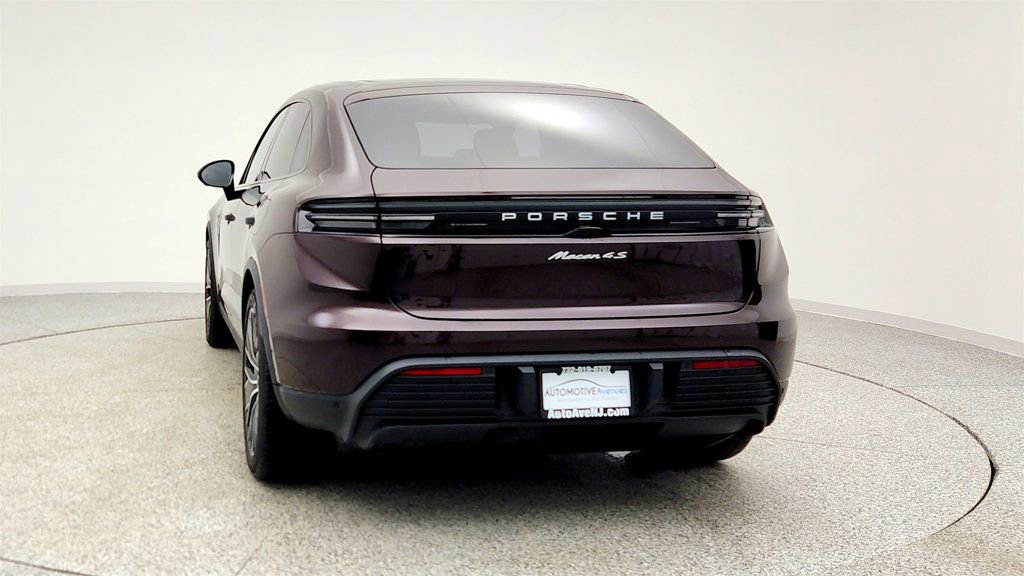 Used 2025 Porsche Macan 4S Electric image 6