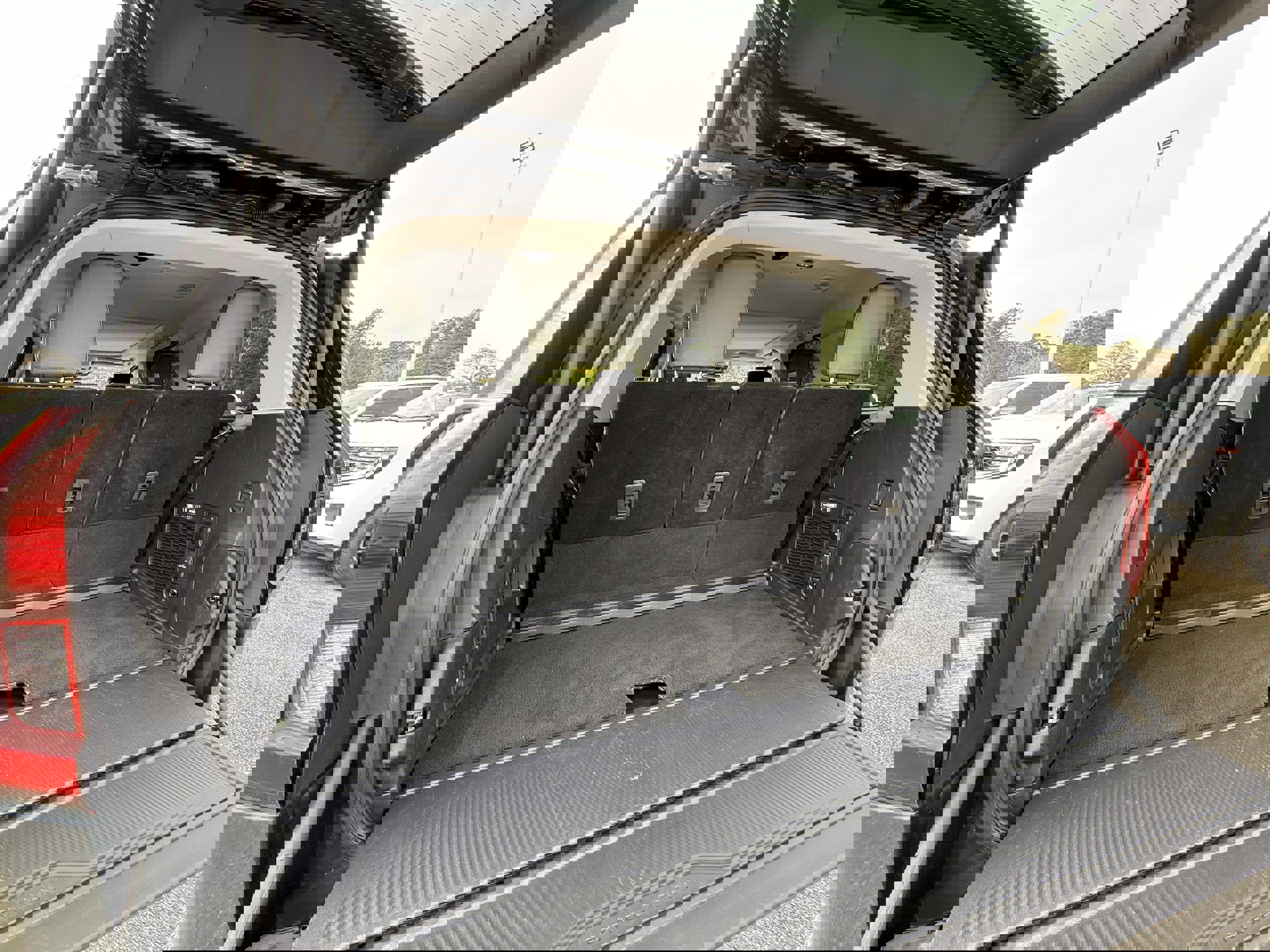 Used 2025 Ford Expedition Active image 32