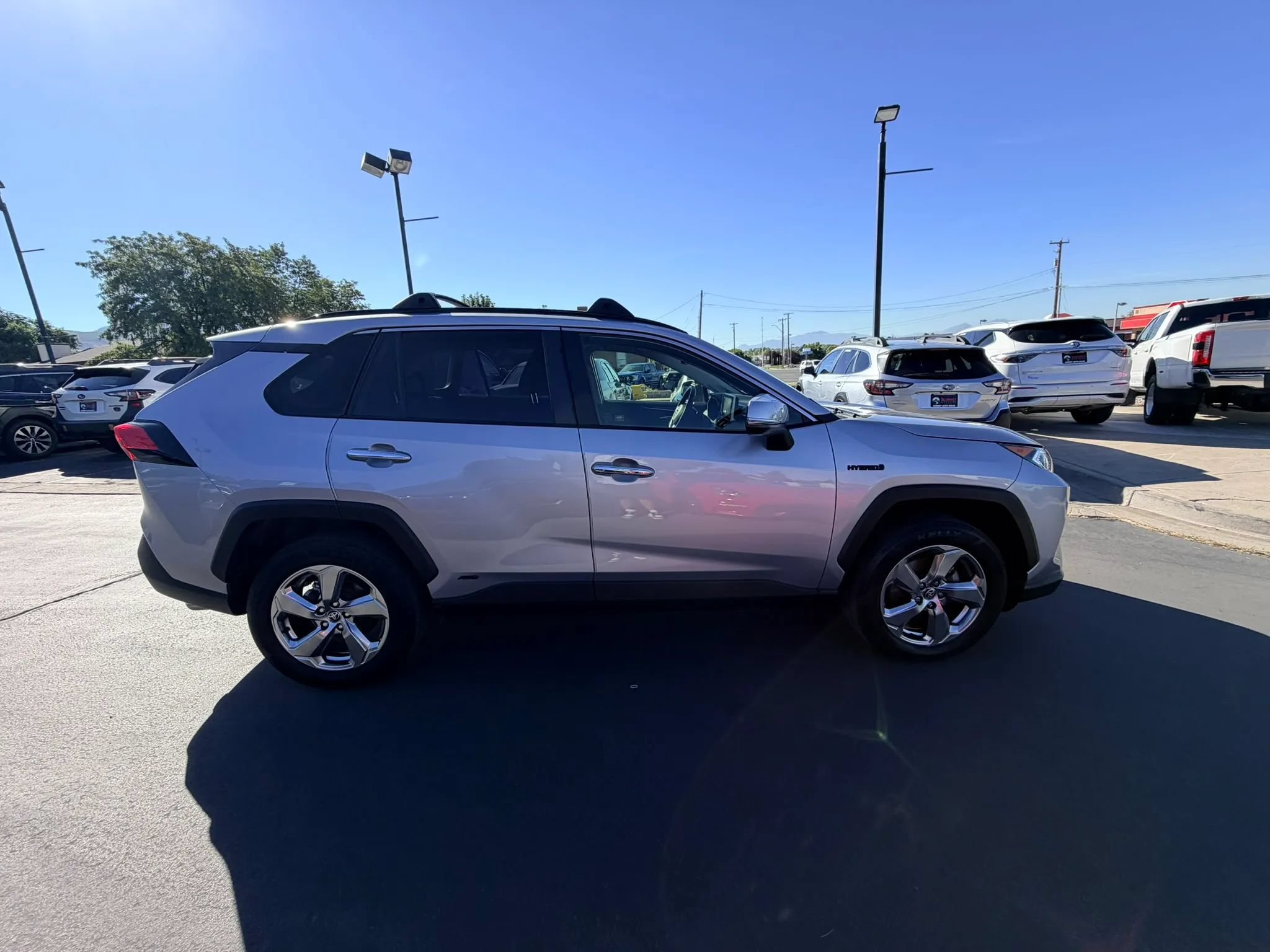 Used 2021 Toyota RAV4 Limited AWD/4WD image 3