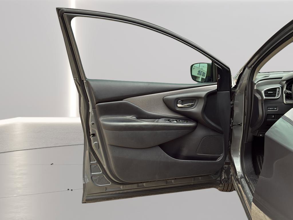 Used 2022 Nissan Murano SV image 11