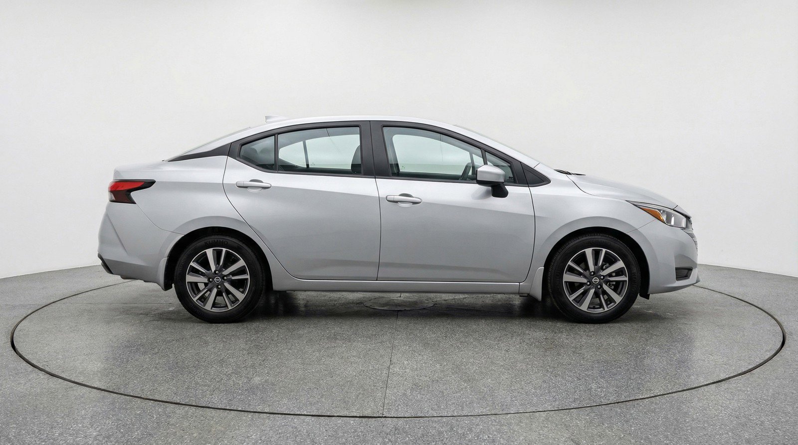 Used 2025 Nissan Versa SV image 11