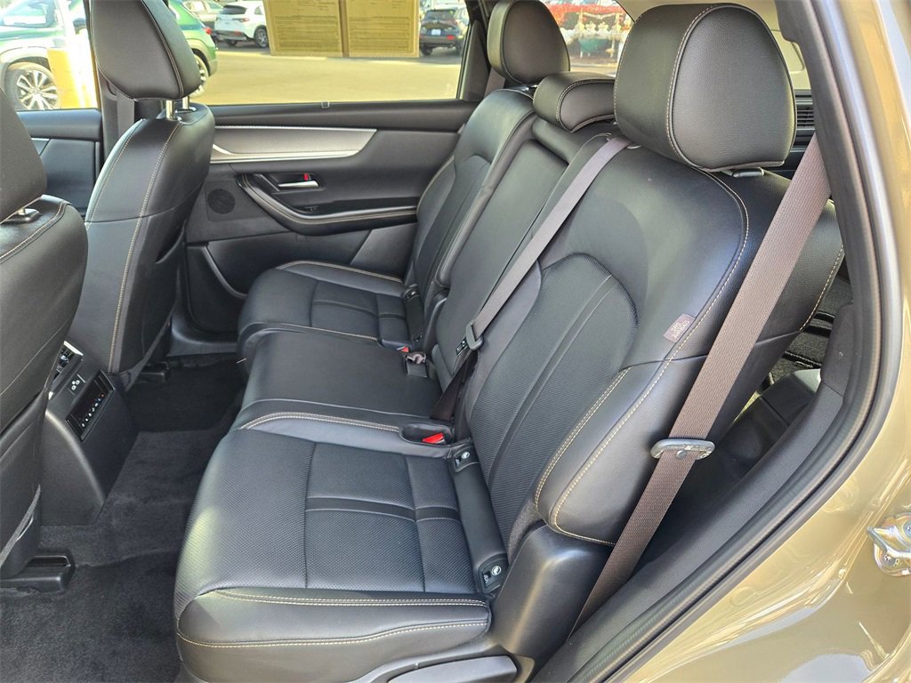 Certified 2025 MAZDA CX-70 Plug-In Hybrid w/ Premium Pkg image 10