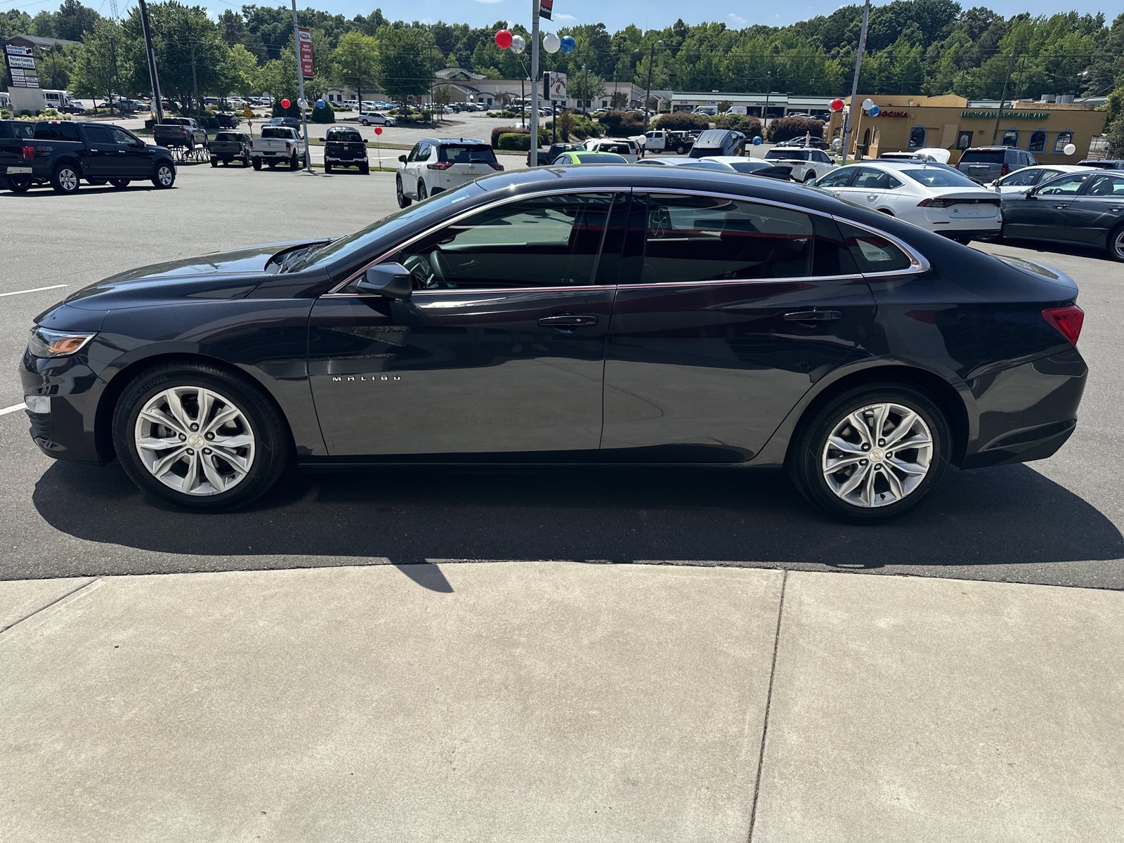 Used 2023 Chevrolet Malibu LT FWD image 5