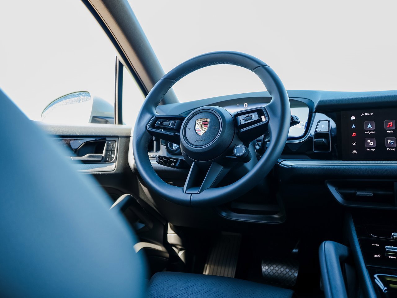 Certified 2025 Porsche Cayenne image 25