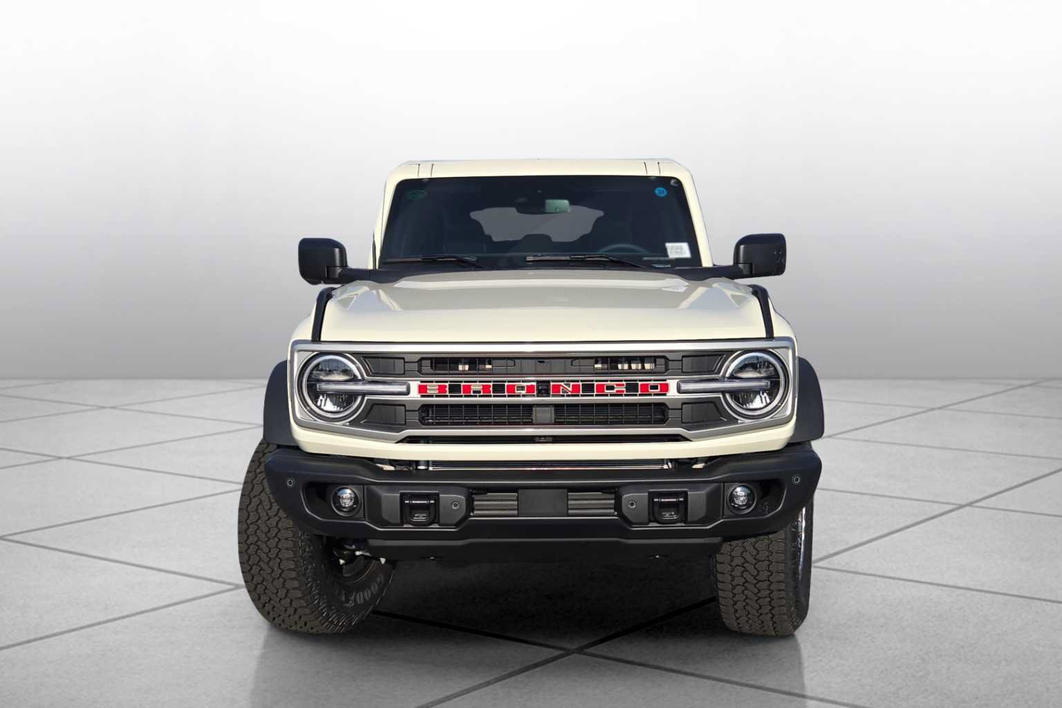 New 2026 Ford Bronco Outer Banks w/ Sasquatch Package AWD/4WD image 3