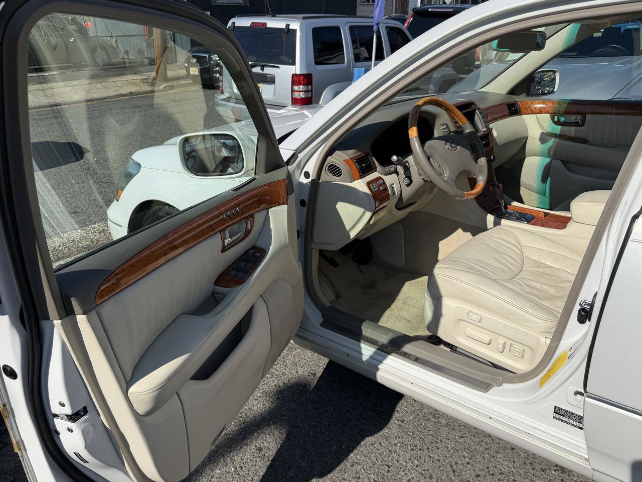Used 2005 Lexus LS 430 RWD image 19