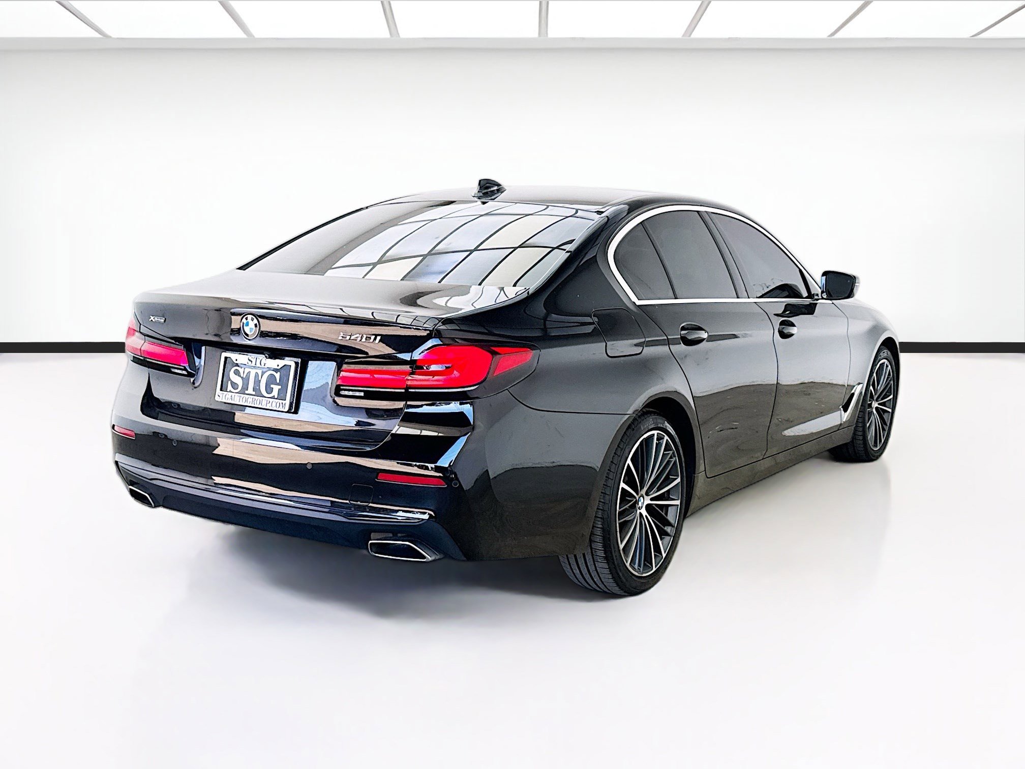 Used 2022 BMW 540i xDrive w/ Convenience Package AWD/4WD image 4